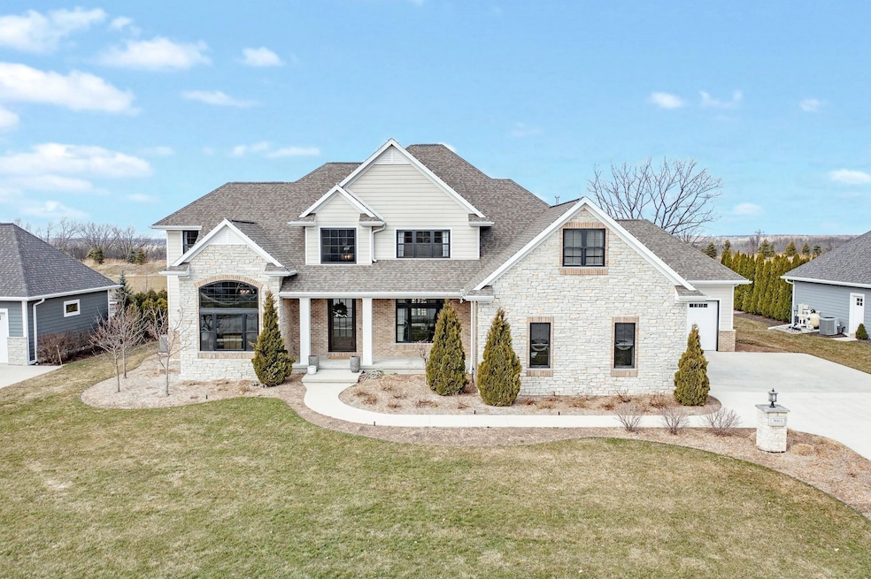 Sold $1,370,000 • Co-Listing Agent