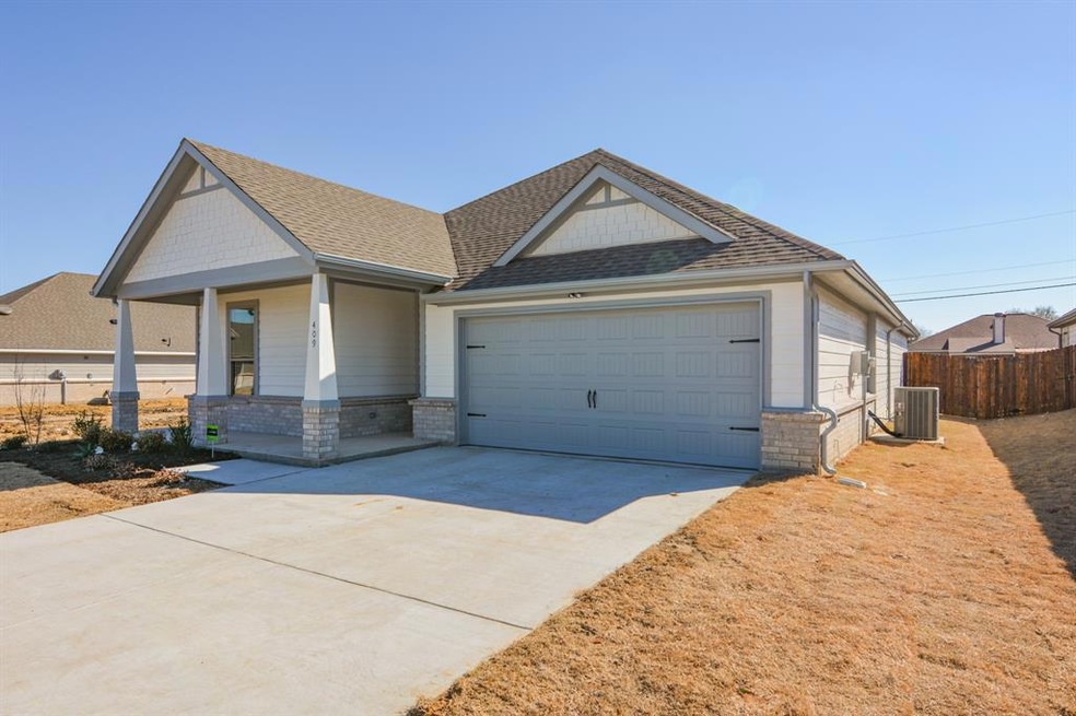 409 Rose Ave, Cleburne, TX 76028 - photo 1