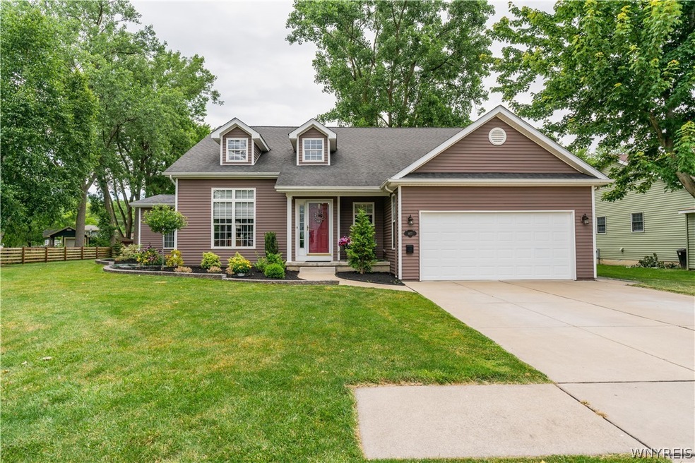 1477 Doebler Dr, North Tonawanda, NY 14120 - photo 1