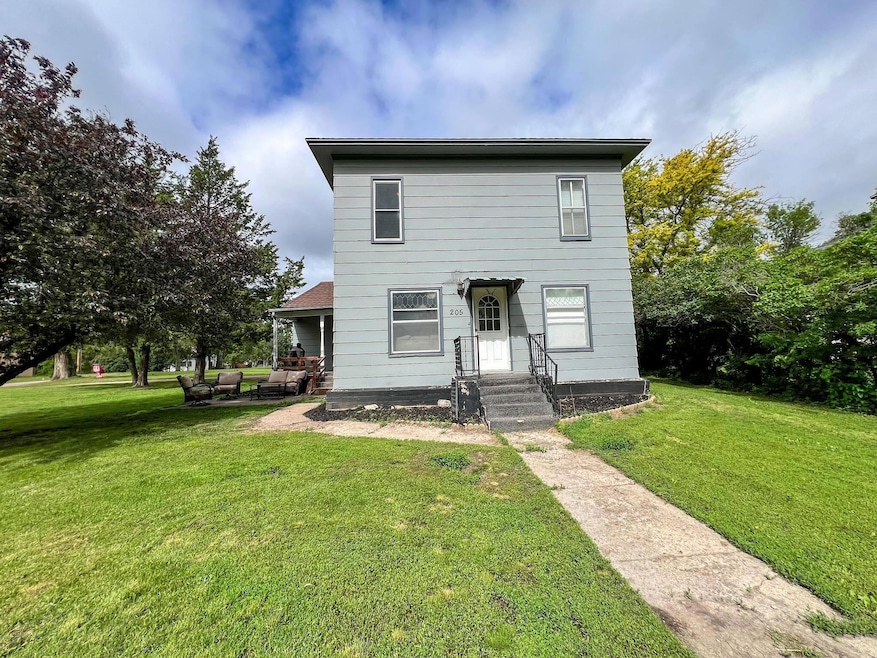 205 S 3rd Ave