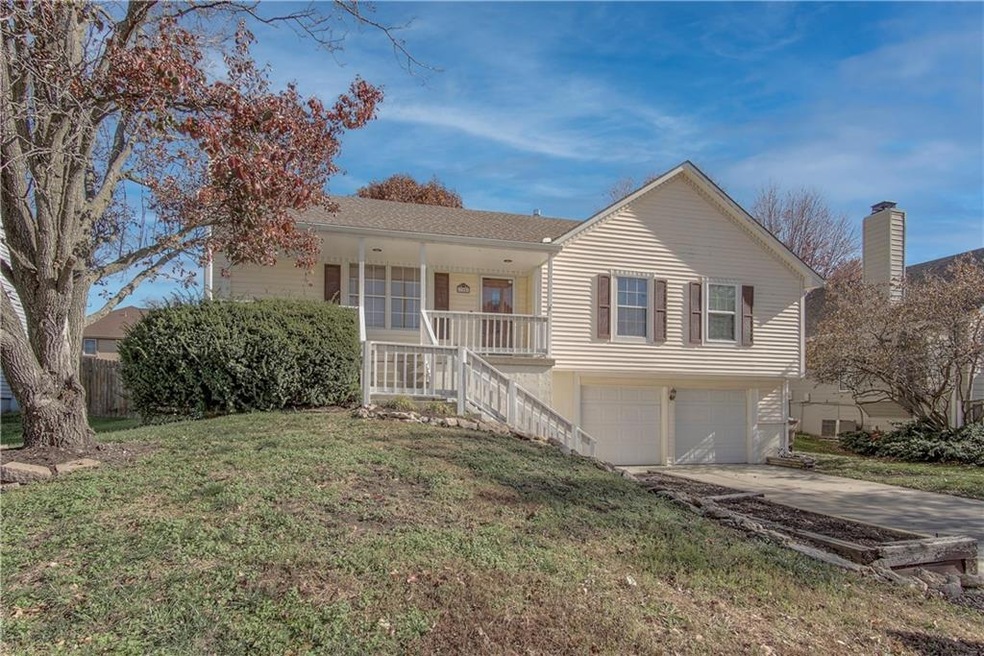 705 Furlong Dr, Raymore, MO 64083 - photo 1