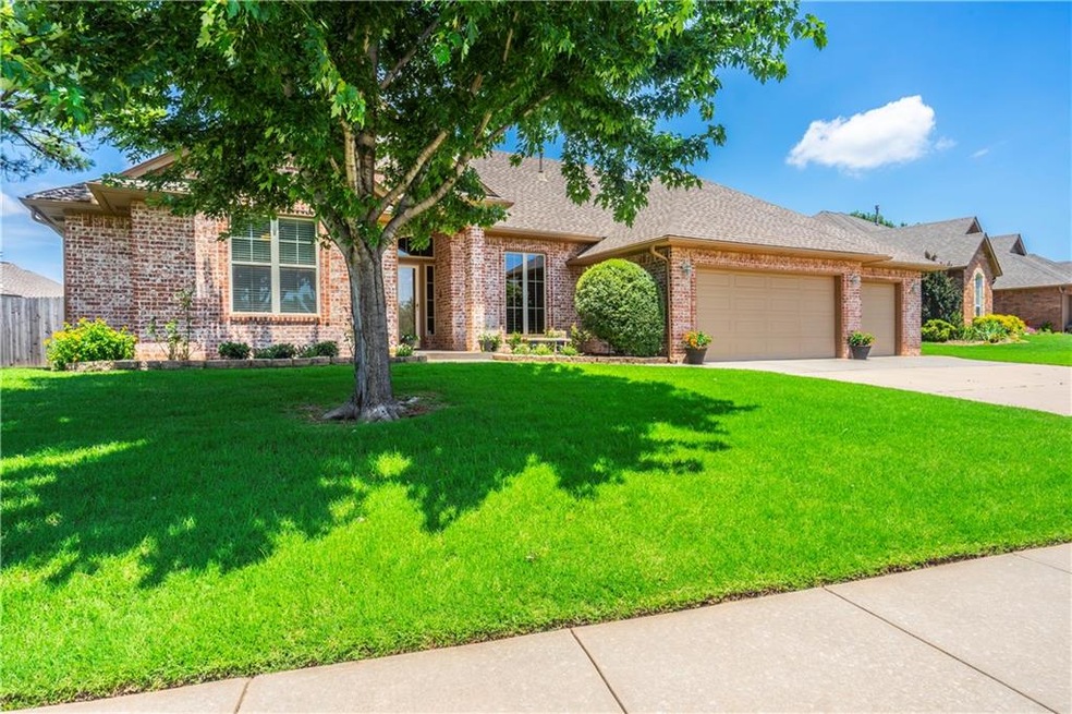 2709 Brenton Dr, Edmond, OK 73012 - photo 1