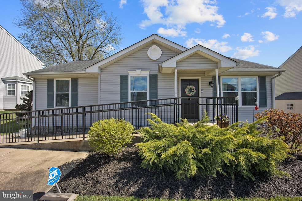 8 Robins Nest Ln, New Castle, DE 19720 - photo 1