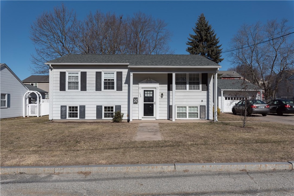 152 Getchell Ave, Woonsocket, RI 02895 - photo 1