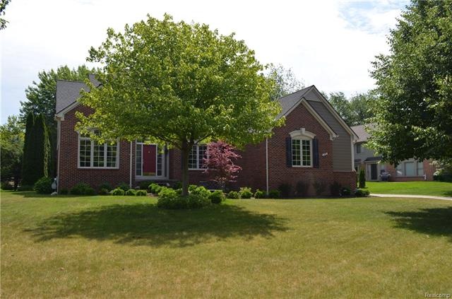 4042 Arcadia Dr, Auburn Hills, MI 48326 - photo 1