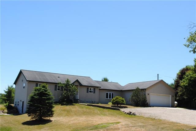 An awesome 3 bedroom, 3 bath home on 3 rolling, co