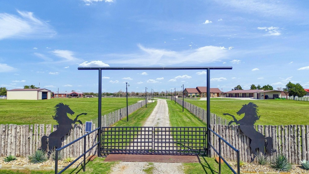 34859 U S 82, Whitesboro, TX 76273 - photo 1