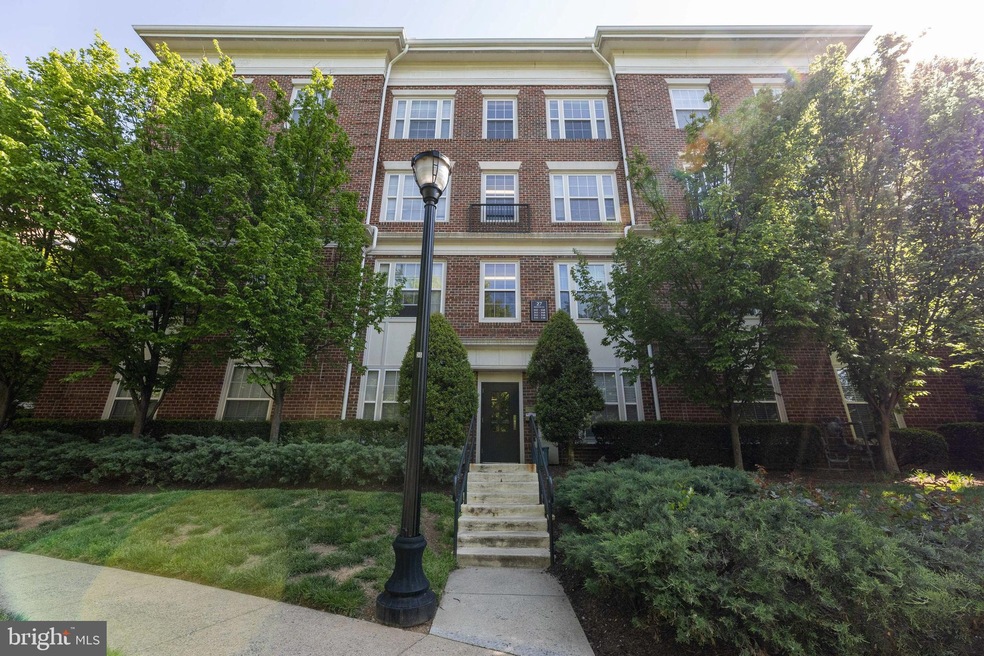 27 Booth St unit 346, Gaithersburg, MD 20878 - photo 1