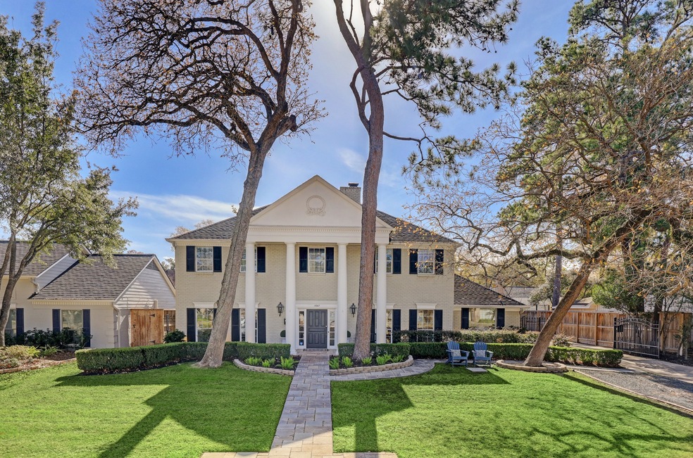 13307 Myrtlea Dr, Houston, TX 77079 - photo 1