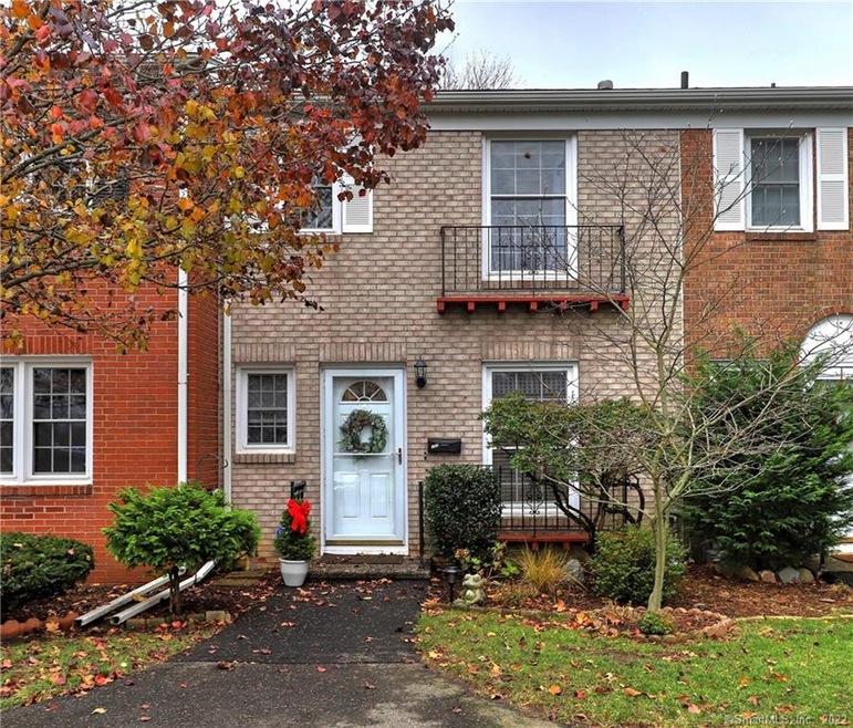 153 Penn Common, Milford, CT 06460 - photo 1