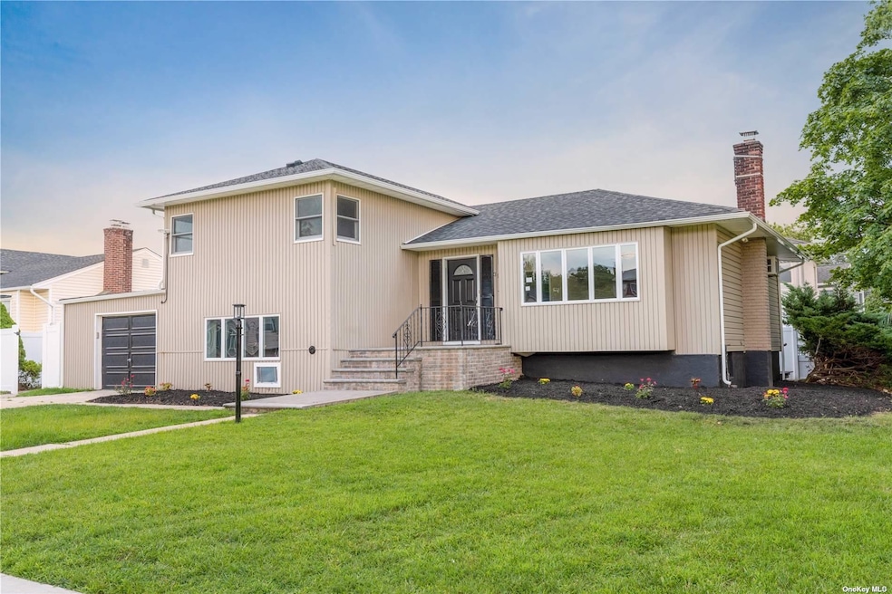 3900 Arthur Ave N, Seaford, NY 11783 - photo 1