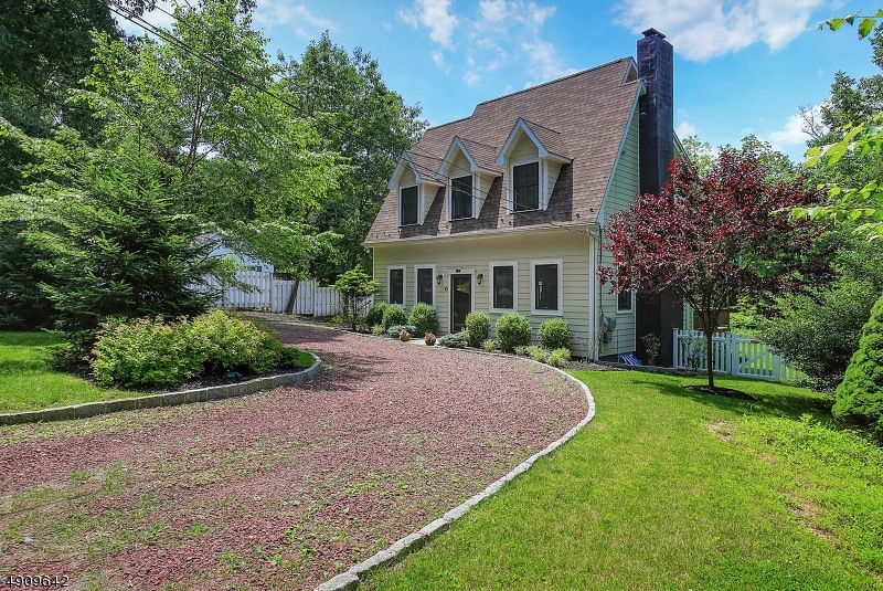 43 Roxiticus Rd, Mendham, NJ 07945 - photo 1