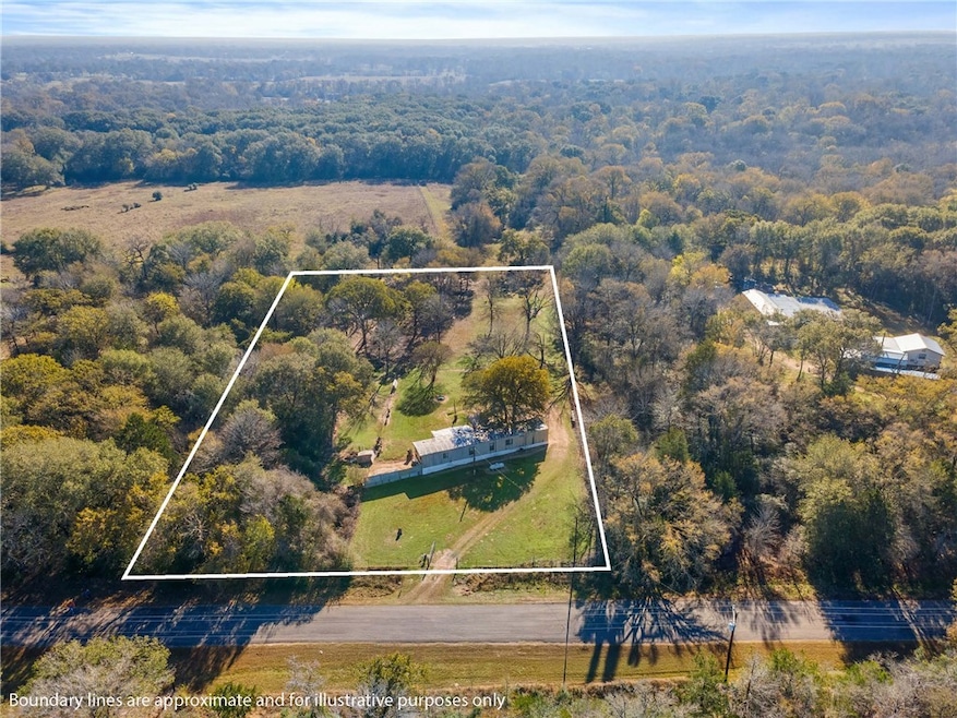 2205 Mallard Dr, Caldwell, TX 77836 - photo 1