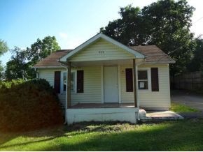 933 Hopson St, Johnson City, TN 37601 - photo 1