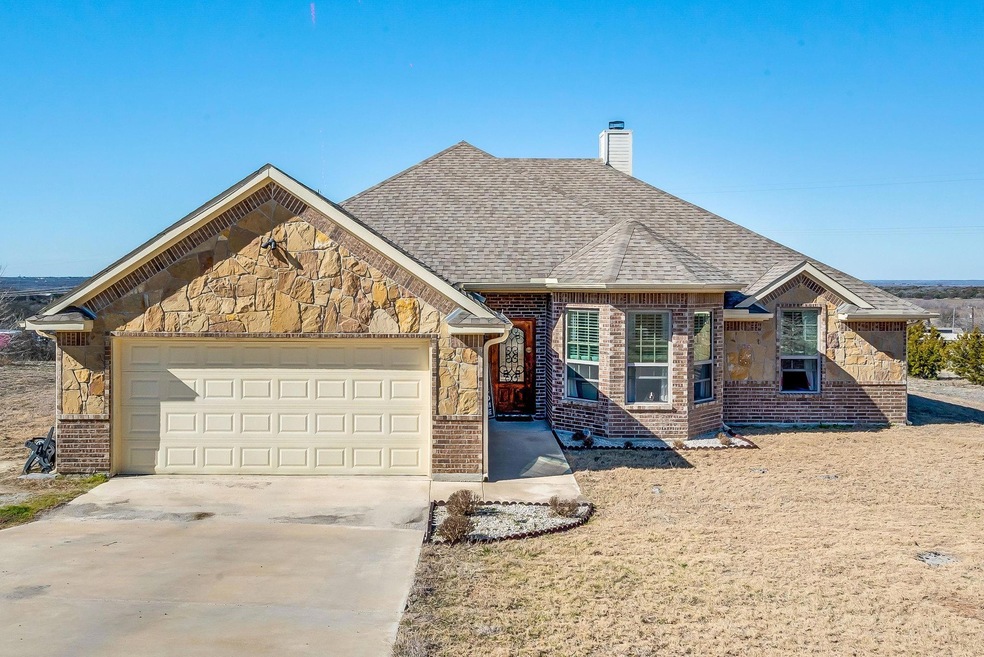 220 Timber Valley Ct, Weatherford, TX 76085 - photo 1