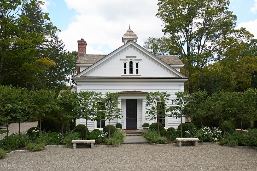 409 Round Hill Rd, Greenwich, CT 06831 - photo 1