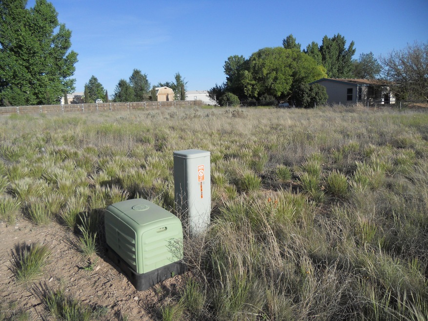24325 N Cleveland St, Paulden, AZ 86334 - photo 1
