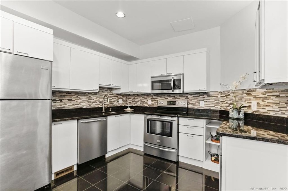 132 Hope St unit F, Stamford, CT 06906 - photo 1