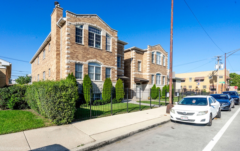 6140 W Gunnison St unit 3, Chicago, IL 60630 - photo 1