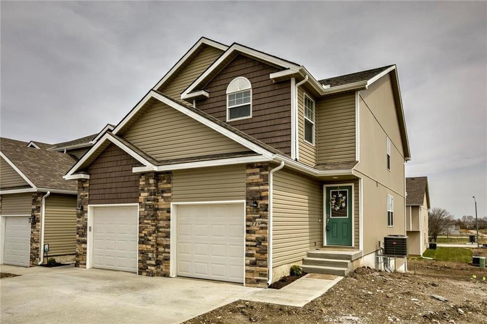 100 Grant Dr, Raymore, MO 64083 - photo 1