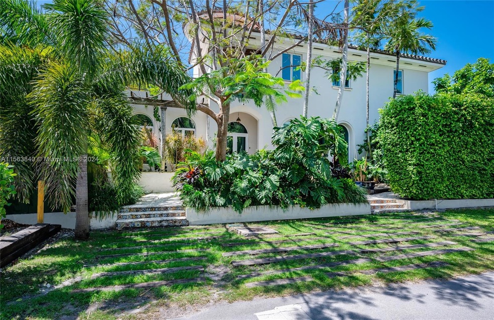 unlisted-address, Key Biscayne, FL 33149 - photo 1