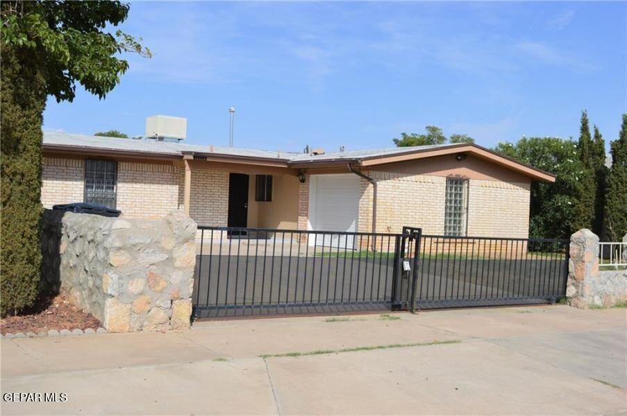 10416 Lambda Dr, El Paso, TX 79924 - photo 1