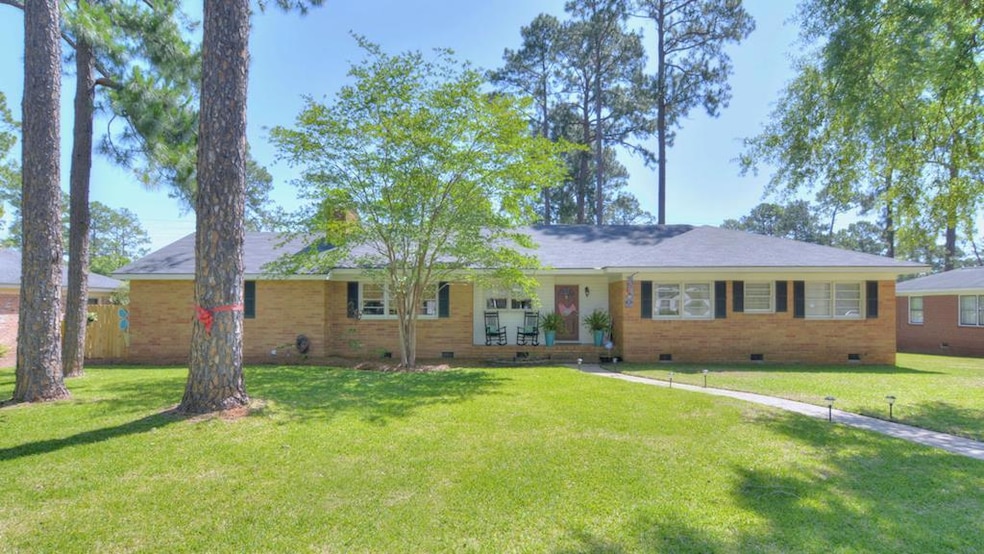 1902 Robinhood Rd, Albany, GA 31707 - photo 1