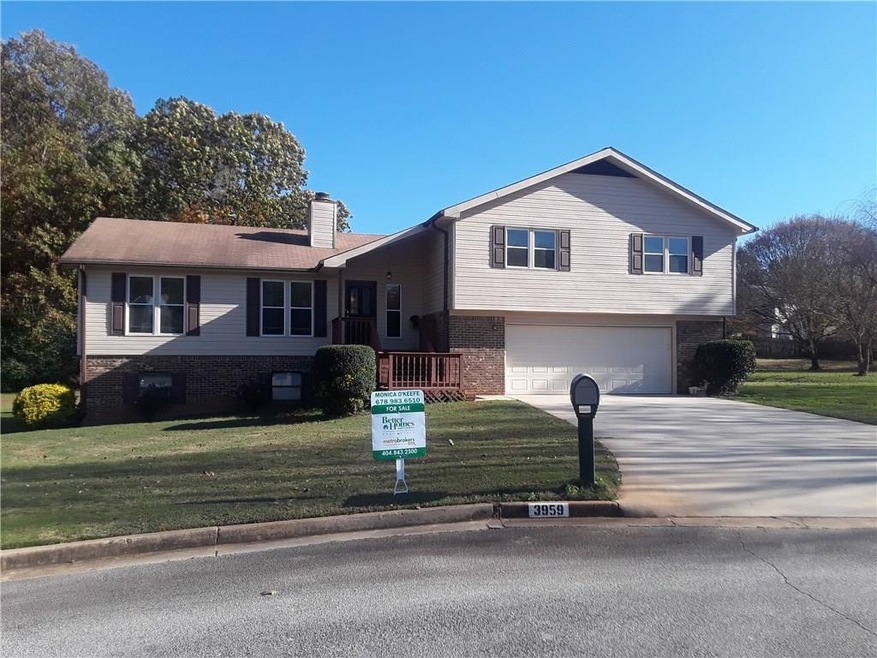 Large home on 1/2 acre cud-de-sac