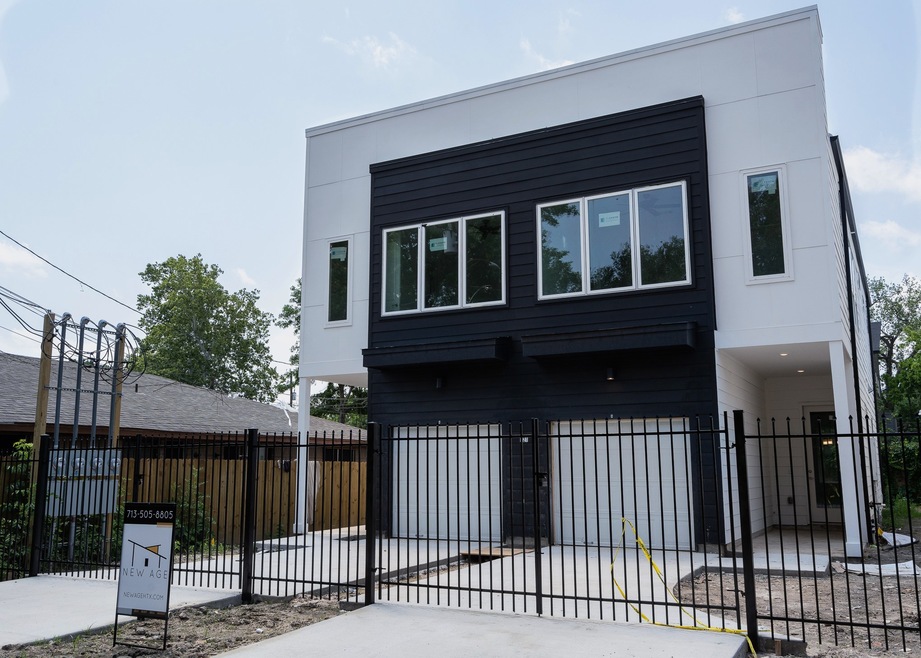 223 Oriole St unit B, Houston, TX 77018 - photo 1