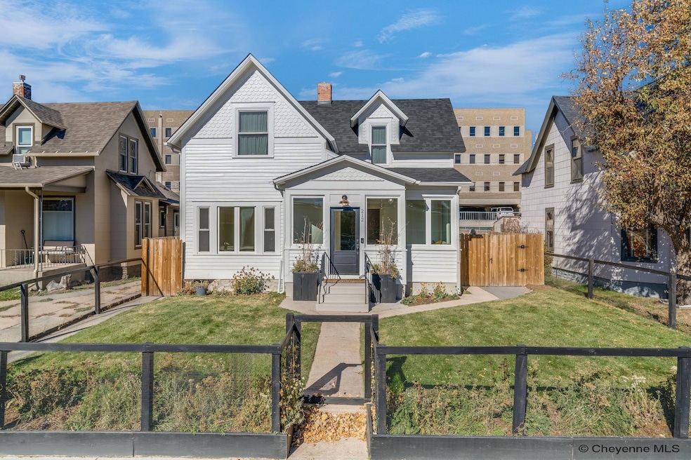 212 E 25th St, Cheyenne, WY 82001 - photo 1