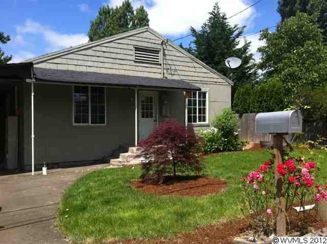 554 Log Cabin St, Independence, OR 97351 - photo 1