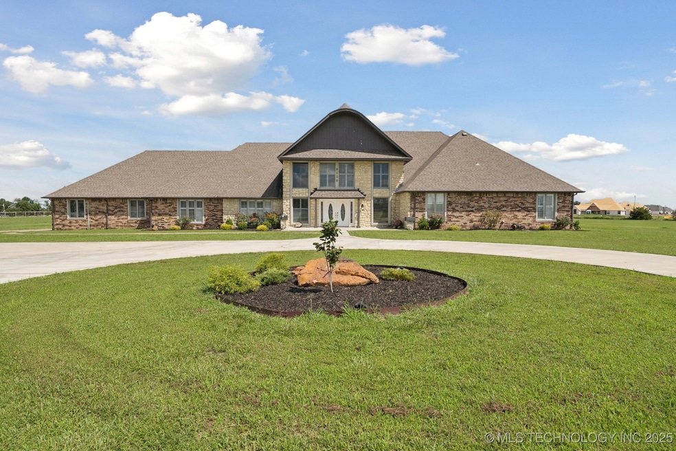 8120 E 112th St N, Owasso, OK 74055 - photo 1