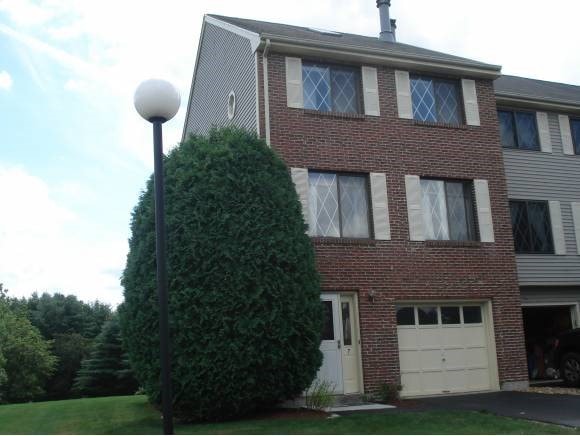 7 Rollins Ct, MerriMacK, NH 03054 - photo 1