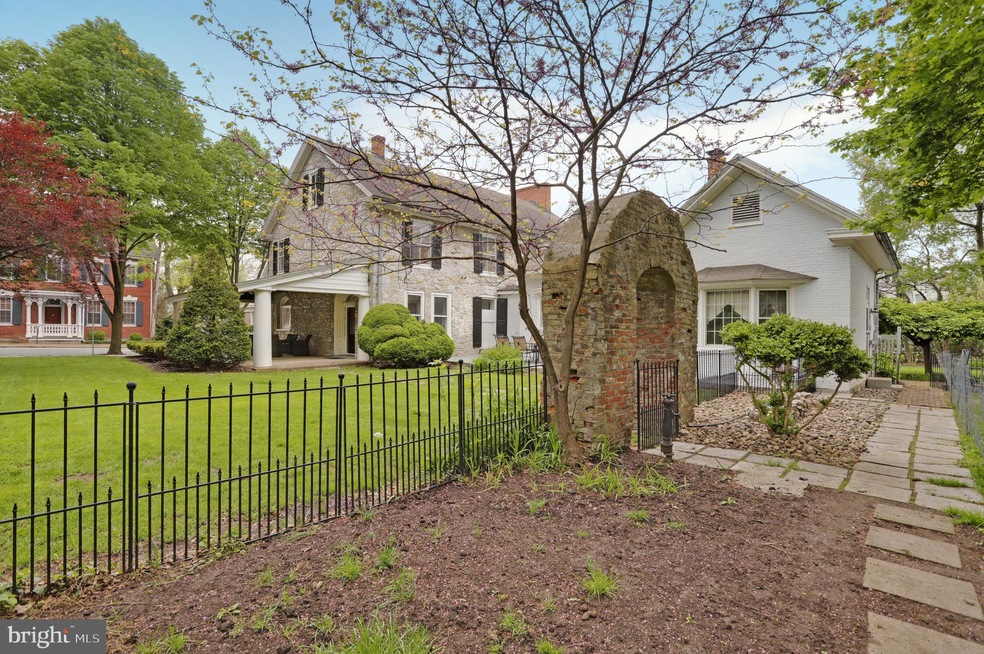 47 N Main St, Mercersburg, PA 17236 - photo 1