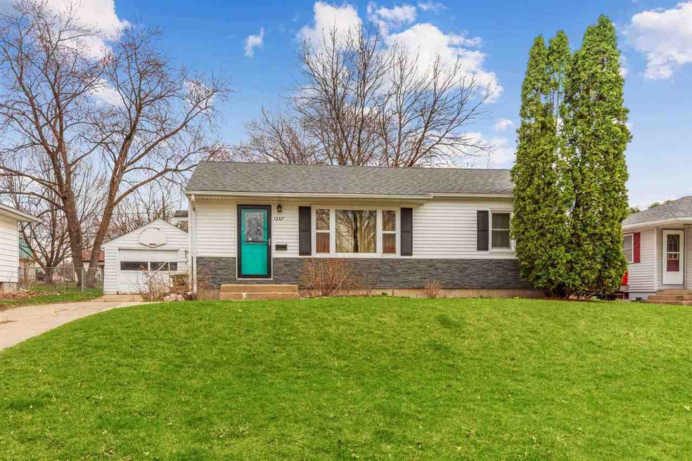 1247 Scott Ave, Waterloo, IA 50701 - photo 1