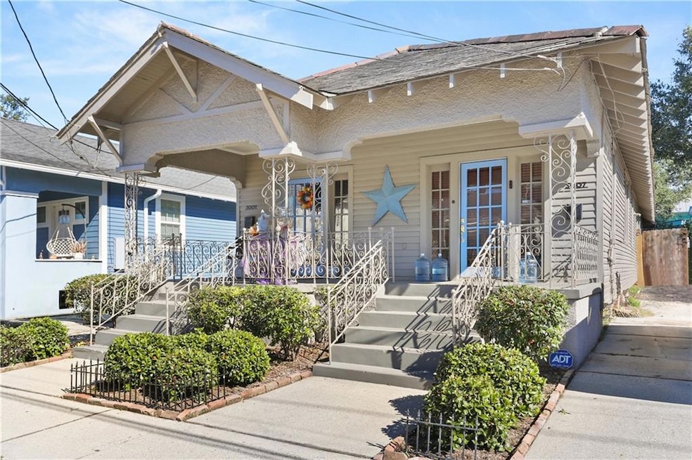Located in the heart of Uptown...steps from Tulane