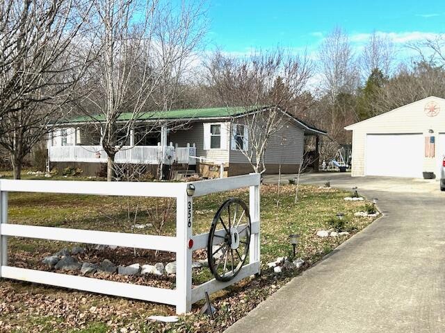 356 Lakeshore Dr, Burnside, KY 42519 - photo 1