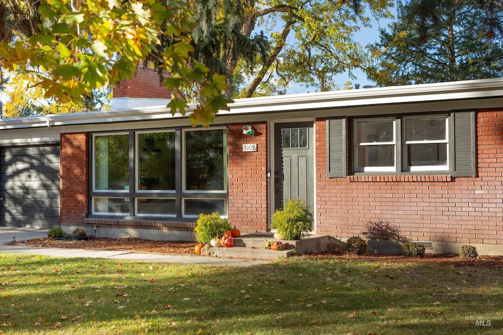 5108 W Hill Rd, Boise, ID 83703 - photo 1