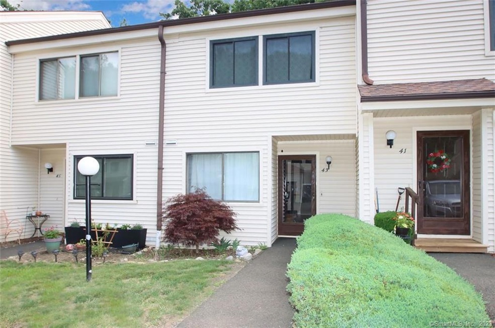 43 Deer Run unit 43, Bethel, CT 06801 - photo 1