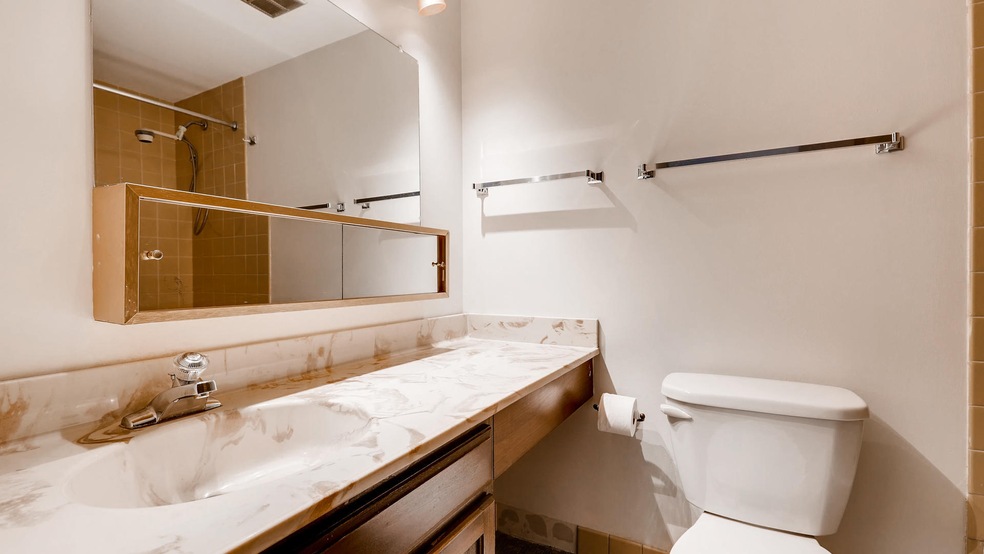 828 Graceland Ave unit 503, Des Plaines, IL 60016 - photo 1