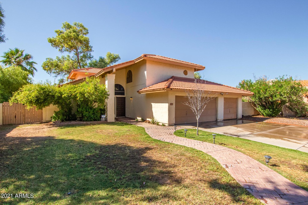 Welcome to 2258 N WINTHROP Cir!