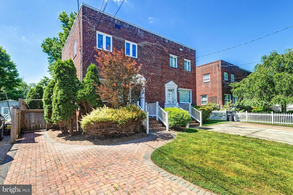 For Sale $879,000 • Co-Listing Agent