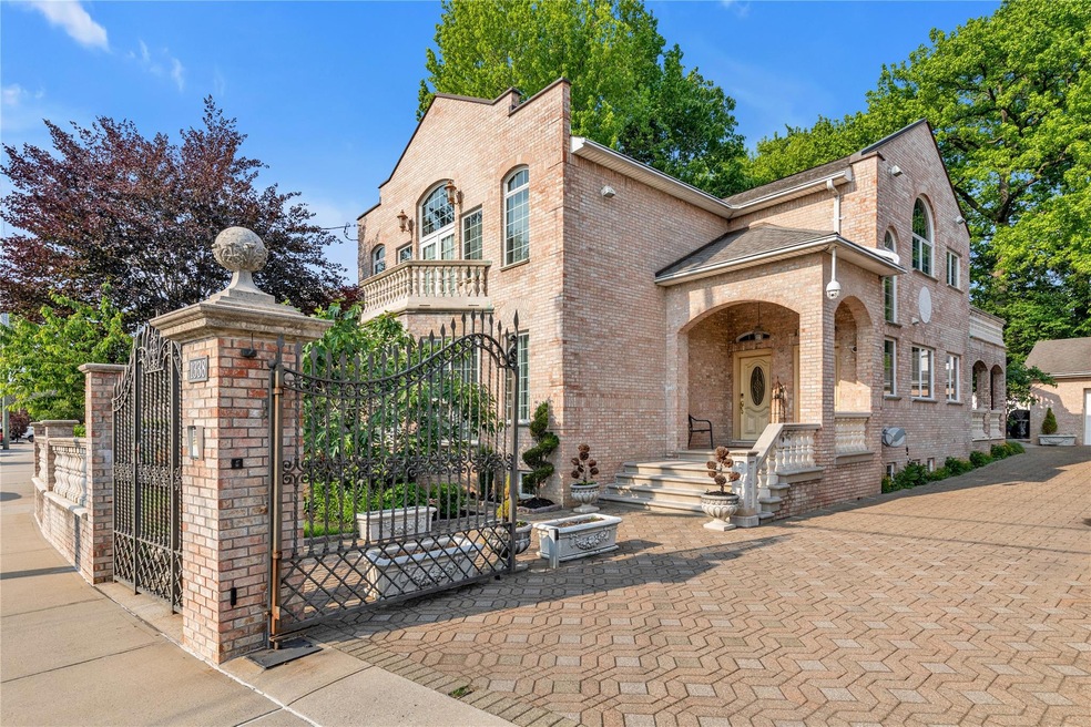 1338 Kearney Ave, Bronx, NY 10465 - photo 1