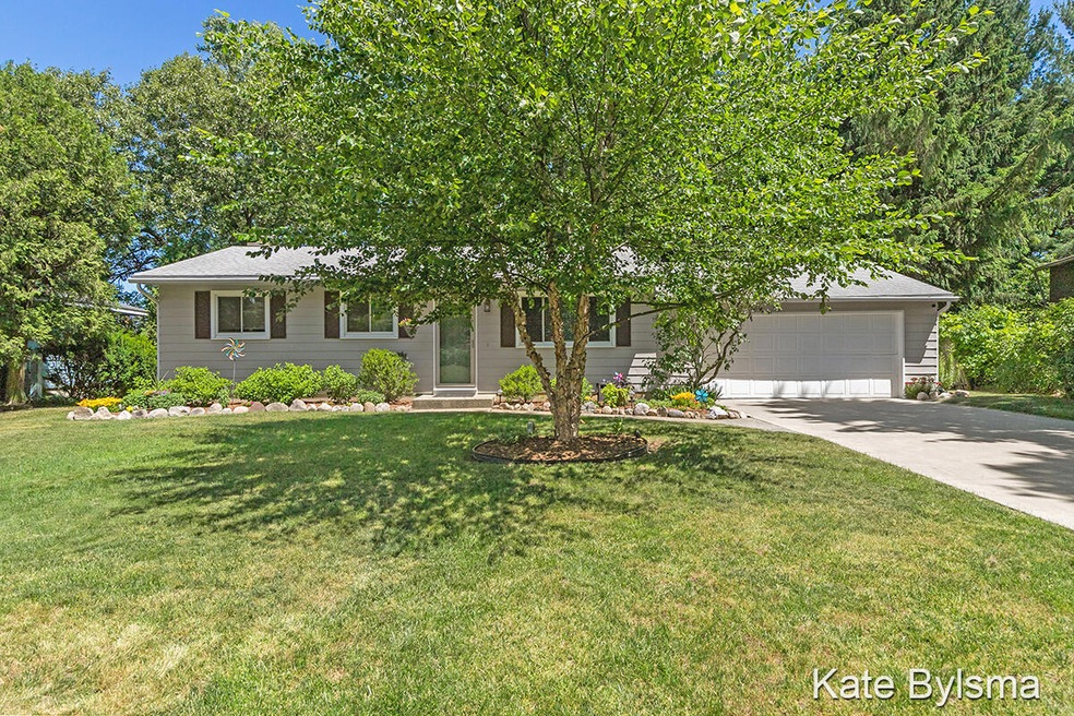2113 Merlin St. NE