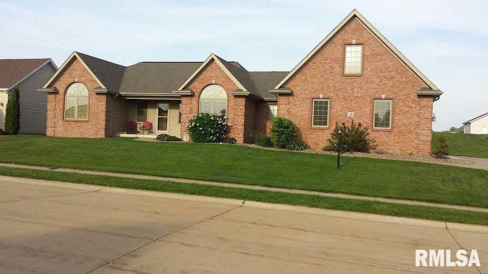 18 Nicholas Ct, Eldridge, IA 52748 - photo 1