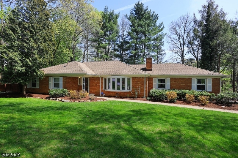 1625 Nottingham Way, Mountainside, NJ 07092 - photo 1