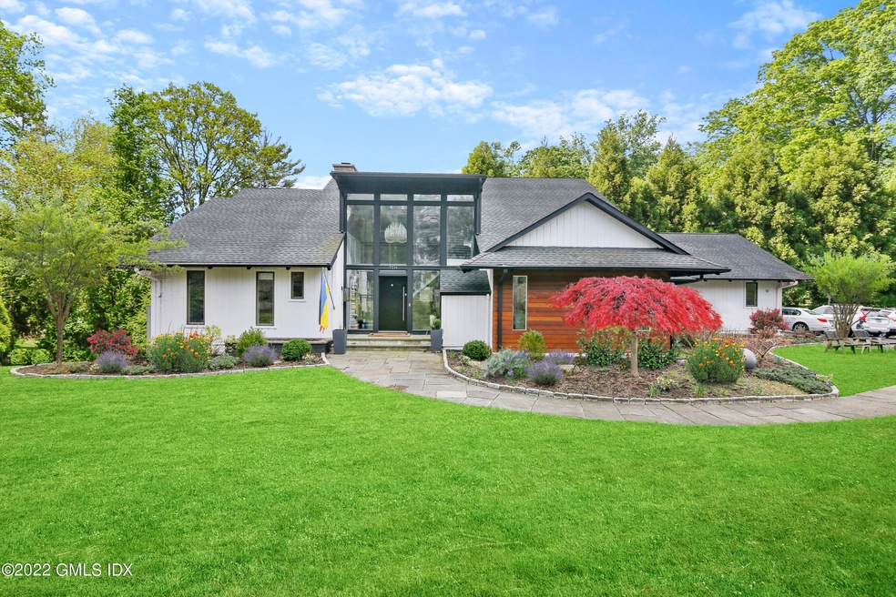 10 Ricki-Beth Ln, Old Greenwich, CT 06870 - photo 1