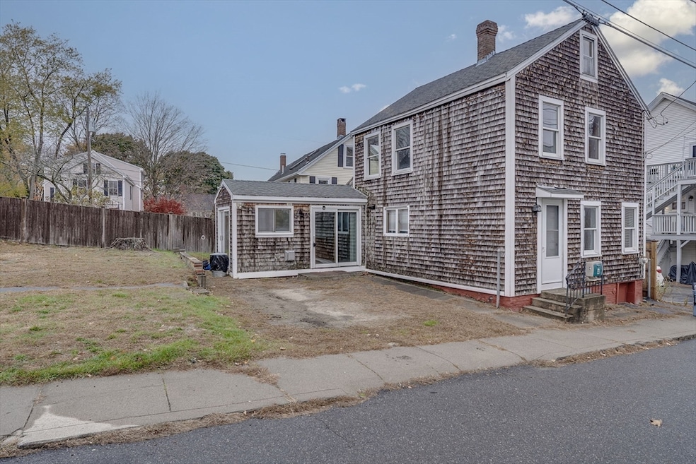 4 Elm St, Newburyport, MA 01950 - photo 1