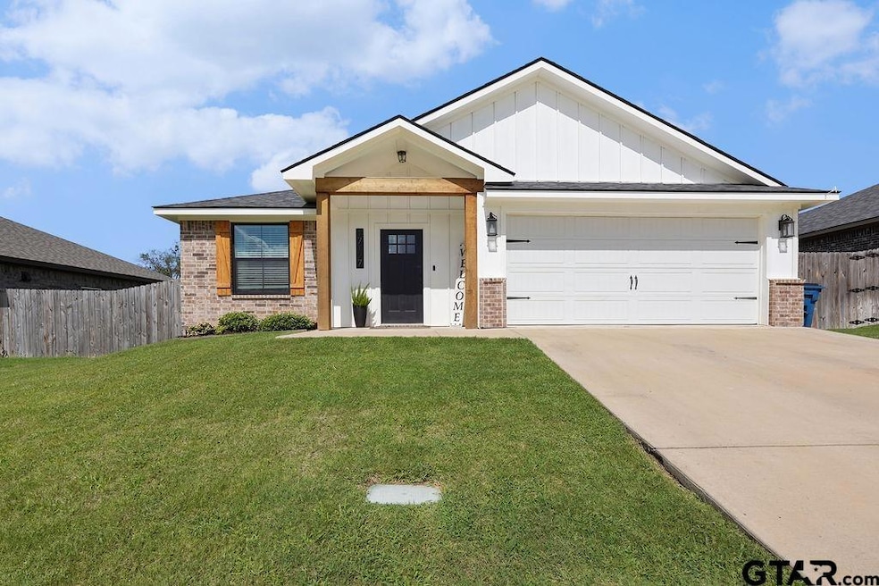 17127 Meadowview Ln, Lindale, TX 75771 - photo 1