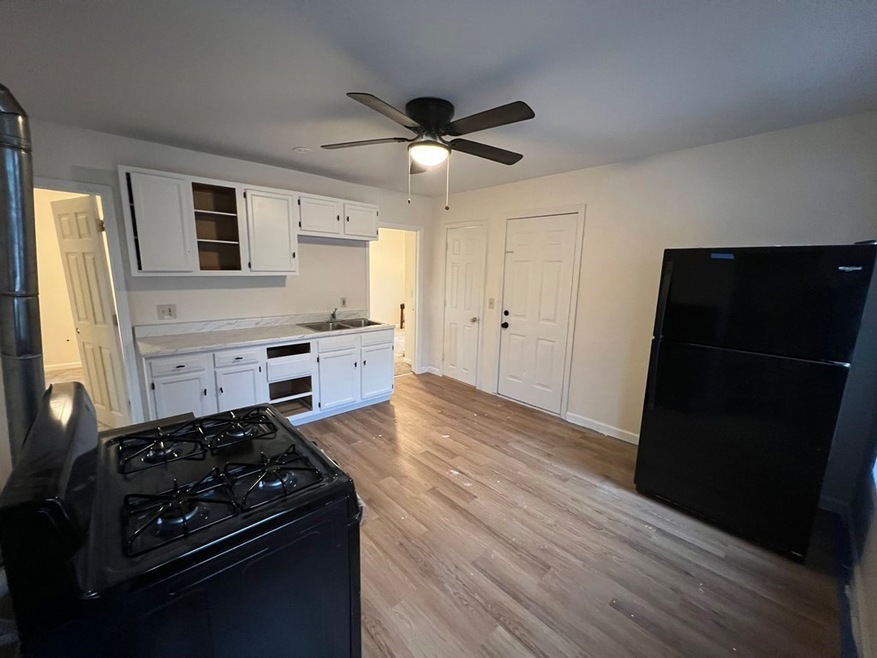 6 S Ward St unit 2, Worcester, MA 01610 - photo 1